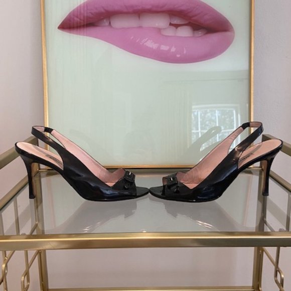 MANOLO BLAHNIK BLACK PATENT SLINGBACK OPEN TOE HEELS. SIZE 38.5/8.5 M - Picture 9 of 9